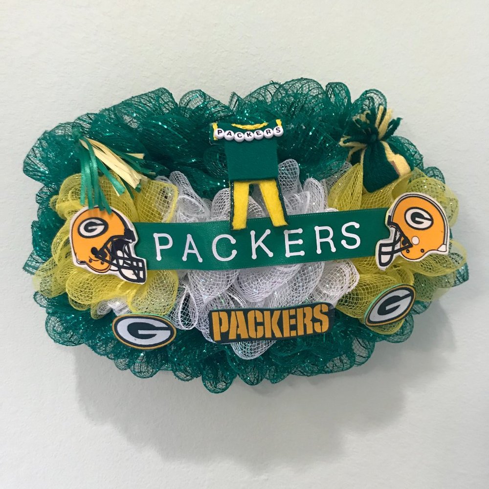 GREEN BAY PACKERS FOOTBALL WALL HANGING